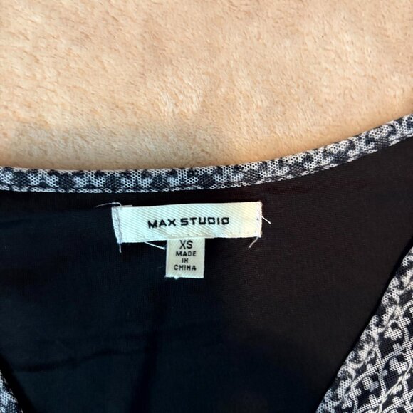 Max Studio Smocked Flutter Sleeve Printed Midi Dress XS - Picture 2 of 5